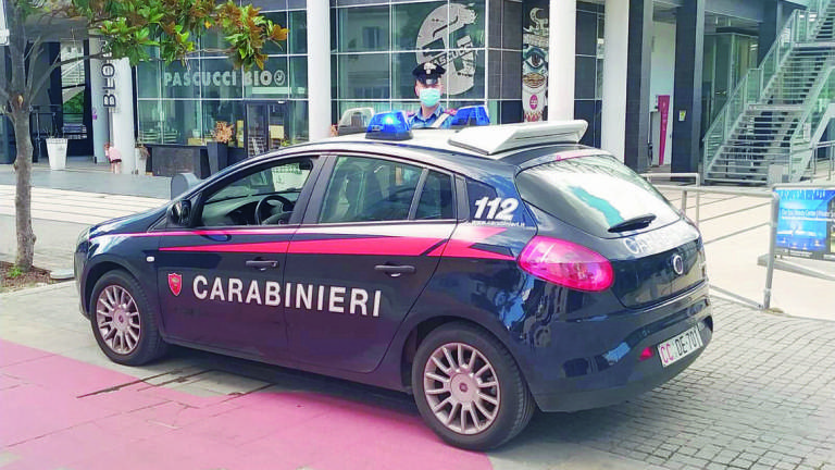 Riccione, truffa delle mascherine due denunciati dai carabinieri Riccione, truffa delle mascherine due denunciati dai carabinieri
