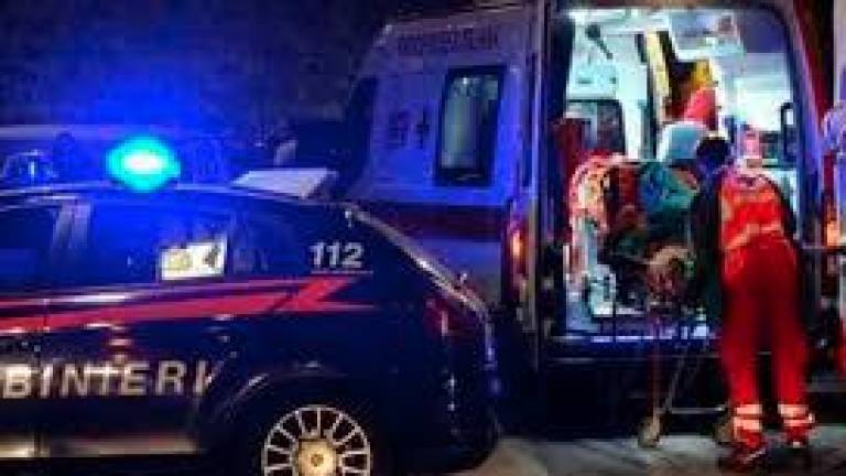 Intervenuti carabinieri e ambulanza (foto d’archivio) Intervenuti carabinieri e ambulanza (foto d’archivio)