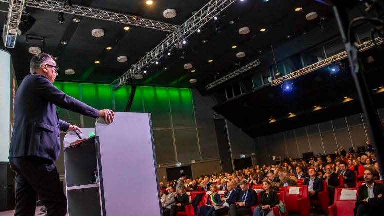 Riccione. Turismo, Emilia-Romagna destinazione futuro: politiche, idee e strategie per la crescita del settore Riccione. Turismo, Emilia-Romagna destinazione futuro: politiche, idee e strategie per la crescita del settore