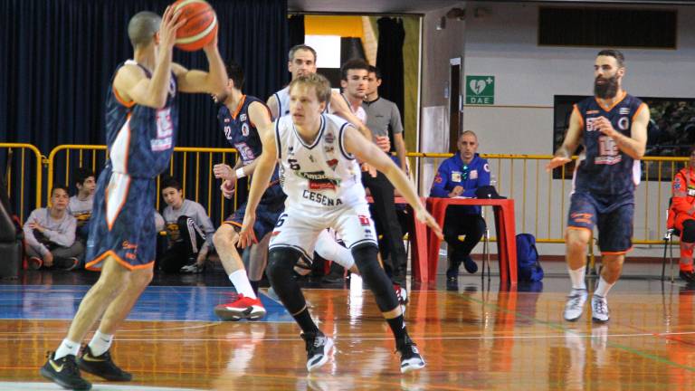 Basket B Play-off, Cesena e Faenza partono col sorriso Basket B Play-off, Cesena e Faenza partono col sorriso