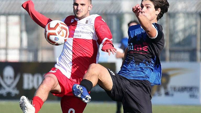 Calcio D, il Rimini beffa il Forlì:ai play-off per gli scontri diretti Calcio D, il Rimini beffa il Forlì:ai play-off per gli scontri diretti