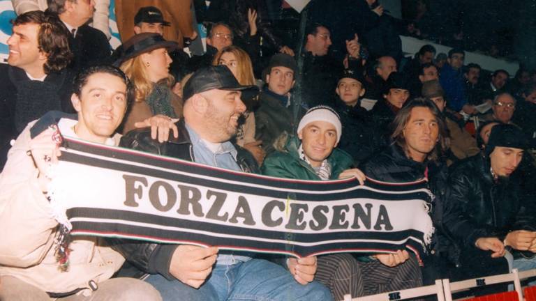 Gli ultras del Cesena volevano proteggere Pantani: Non dategli la droga Gli ultras del Cesena volevano proteggere Pantani: Non dategli la droga