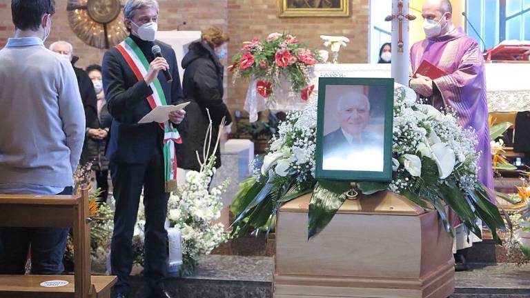 Rimini, la città saluta Elio Tosi Rimini, la città saluta Elio Tosi
