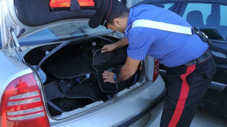 Imola, 16 chili di hashish nel bagagliaio Imola, 16 chili di hashish nel bagagliaio