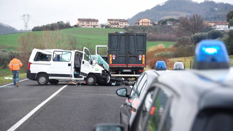 Morciano, incidente: 68enne autista di Sos Taxi in gravi condizioni VIDEO GALLERY Morciano, incidente: 68enne autista di Sos Taxi in gravi condizioni VIDEO GALLERY