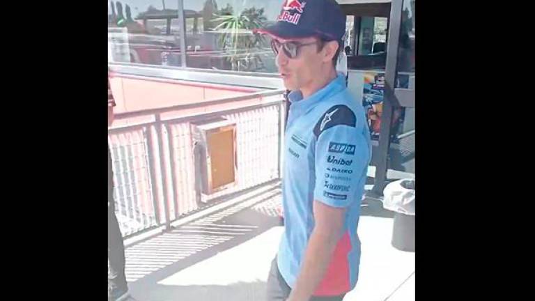 MotoGp, “Ho sbagliato io”: Marquez sereno dopo la caduta in prova a Misano VIDEO GALLERY MotoGp, “Ho sbagliato io”: Marquez sereno dopo la caduta in prova a Misano VIDEO GALLERY