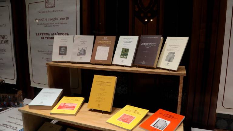 “30 anni di Ravenna Studi e Ricerche”: la mostra al Private Banking della Cassa di Ravenna - Gallery “30 anni di Ravenna Studi e Ricerche”: la mostra al Private Banking della Cassa di Ravenna - Gallery