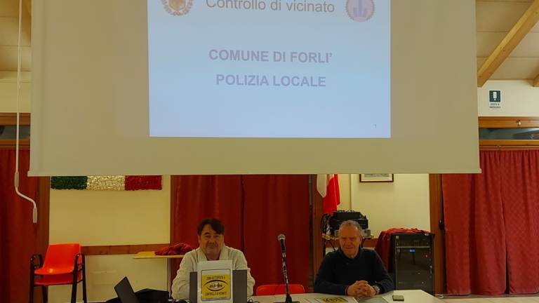 Forlì, controllo di vicinato: la Polizia istruisce il quartiere Resistenza Forlì, controllo di vicinato: la Polizia istruisce il quartiere Resistenza
