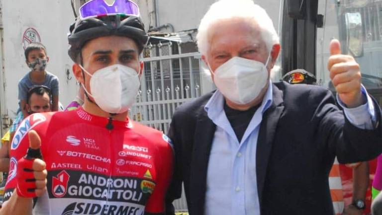 Ciclismo, Androni Sidermec fuori dal Giro: Un'infamia sportiva Ciclismo, Androni Sidermec fuori dal Giro: Un'infamia sportiva