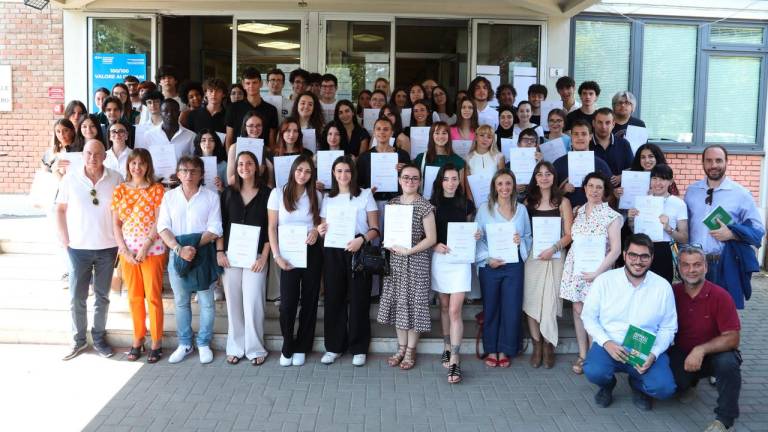 La premiazione degli studenti lughesi FOTO MASSIMO FIORENTINI La premiazione degli studenti lughesi FOTO MASSIMO FIORENTINI