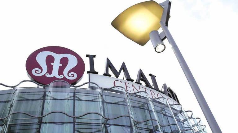Rimini. Cerca di scappare dopo aver rubato al centro commerciale e aggredito la guardia giurata Rimini. Cerca di scappare dopo aver rubato al centro commerciale e aggredito la guardia giurata