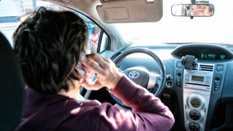 Pugno duro di San Marino contro gli automobilisti indisciplinati: per chi guida con il telefonino patente ritirata e confisca dell’auto Pugno duro di San Marino contro gli automobilisti indisciplinati: per chi guida con il telefonino patente ritirata e confisca dell’auto