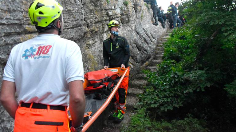 San Marino, precipita nel vuoto dopo la scalata alla roccia: muore una 32enne di Forlì San Marino, precipita nel vuoto dopo la scalata alla roccia: muore una 32enne di Forlì