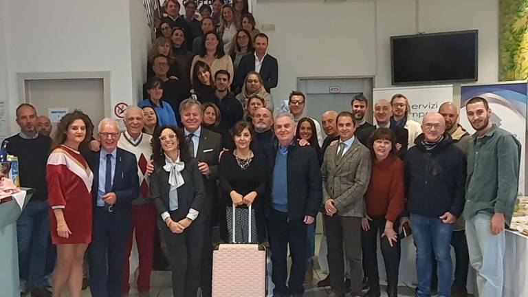 Rimini, la storica segretaria di Confcommercio in pensione dopo 42 anni Rimini, la storica segretaria di Confcommercio in pensione dopo 42 anni