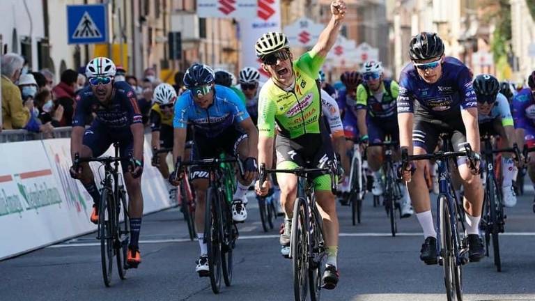 Ciclismo, Ayuso ha vinto il Giro di Romagna Elite-Under 23 Ciclismo, Ayuso ha vinto il Giro di Romagna Elite-Under 23