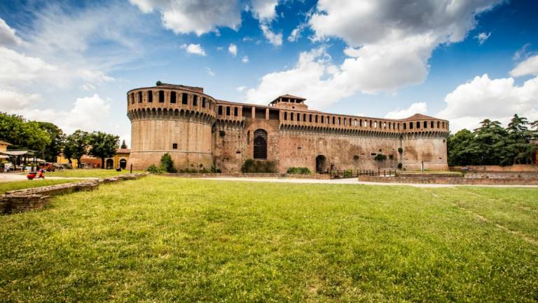 Imola, il Comune farà lavorare chi percepisce il reddito di cittadinanza Imola, il Comune farà lavorare chi percepisce il reddito di cittadinanza