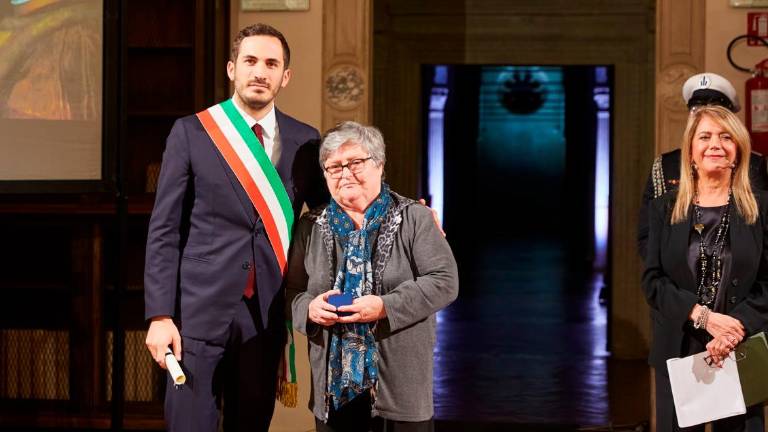 Il sindaco Enzo Lattuca con Marisa Degli Angeli, madre di Marisa Golinucci Il sindaco Enzo Lattuca con Marisa Degli Angeli, madre di Marisa Golinucci