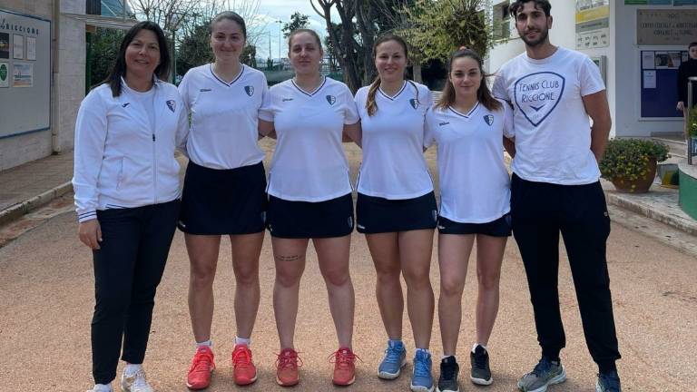 Tennis C donne, Riccione chiude al primo posto la fase regionale a gironi Tennis C donne, Riccione chiude al primo posto la fase regionale a gironi