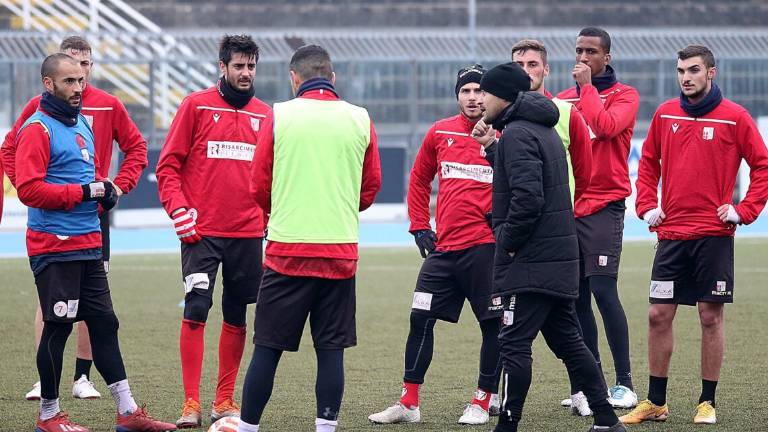 Calcio D, Rimini contestato dai tifosi durante la rifinitura Calcio D, Rimini contestato dai tifosi durante la rifinitura