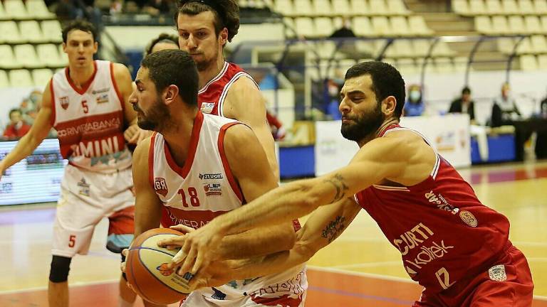 Basket B, stasera al PalaRuggi il derby Imola-Rimini Basket B, stasera al PalaRuggi il derby Imola-Rimini