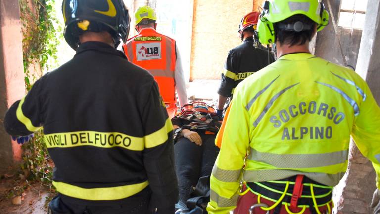 Bellaria, ragazza di 18 anni cade da 7 metri durante la passeggiata con gli amici all’ex fornace - VIDEO GALLERY Bellaria, ragazza di 18 anni cade da 7 metri durante la passeggiata con gli amici all’ex fornace - VIDEO GALLERY