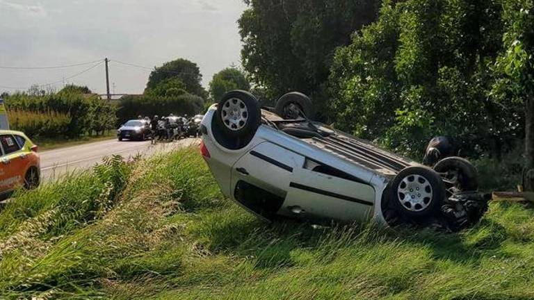 Faenza, in auto con i tre figlioletti dopo aver bevuto provoca incidente. Denunciata 37enne Faenza, in auto con i tre figlioletti dopo aver bevuto provoca incidente. Denunciata 37enne