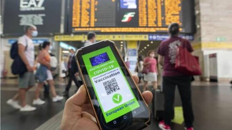 Parte la stagione del green pass: tutto quello che c'è da sapere Parte la stagione del green pass: tutto quello che c'è da sapere
