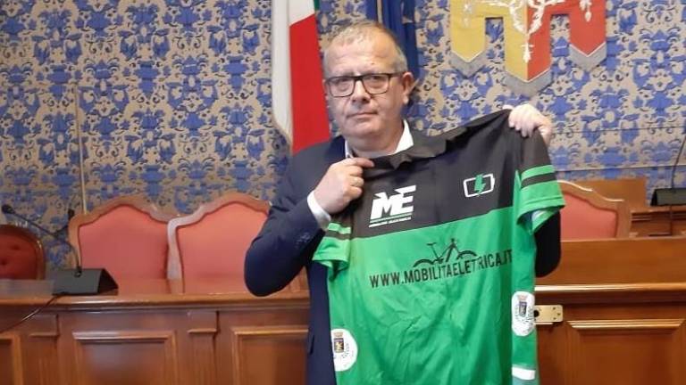 Giro d'Italia in E-Bike, mercoledì la partenza da Castel San Pietro e il sindaco sale in sella Giro d'Italia in E-Bike, mercoledì la partenza da Castel San Pietro e il sindaco sale in sella