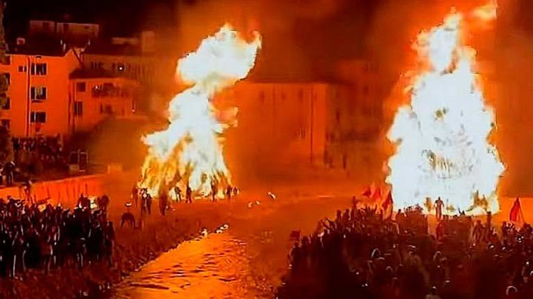 Rocca San Casciano, il rione Mercato vince la festa dei falò FOTOGALLERY Rocca San Casciano, il rione Mercato vince la festa dei falò FOTOGALLERY