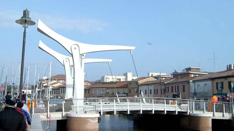 Cervia, manutenzione al ponte mobile: ecco la viabilità alternativa Cervia, manutenzione al ponte mobile: ecco la viabilità alternativa