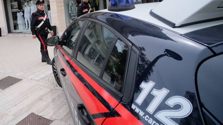 Riccione, perde il portafogli con 1.800 euro: il maresciallo dei Carabinieri lo ritrova Riccione, perde il portafogli con 1.800 euro: il maresciallo dei Carabinieri lo ritrova