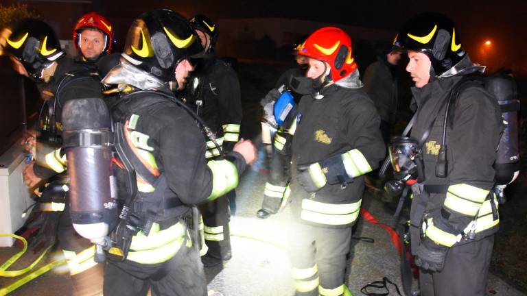 Rimini, incendio doloso in una casa in via Padulli: le telecamere inquadrano due soggetti in fuga VIDEO GALLERY Rimini, incendio doloso in una casa in via Padulli: le telecamere inquadrano due soggetti in fuga VIDEO GALLERY