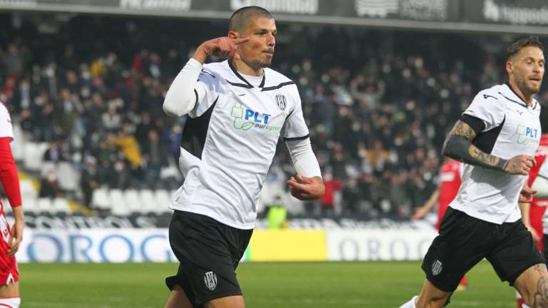 Calcio C, dopo Pierini il Cesena è pronto a cedere anche Bortolussi: il centravanti tornerà al Novara Calcio C, dopo Pierini il Cesena è pronto a cedere anche Bortolussi: il centravanti tornerà al Novara