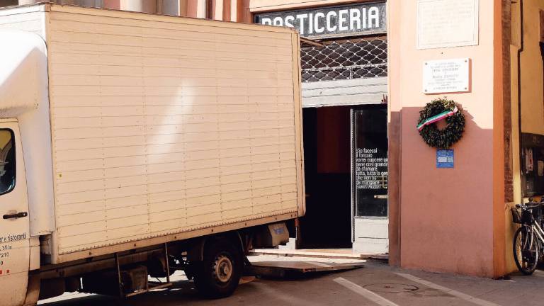Lavori al via da ieri al bar Bacchilega di Imola. Nuova vita da aprile Lavori al via da ieri al bar Bacchilega di Imola. Nuova vita da aprile