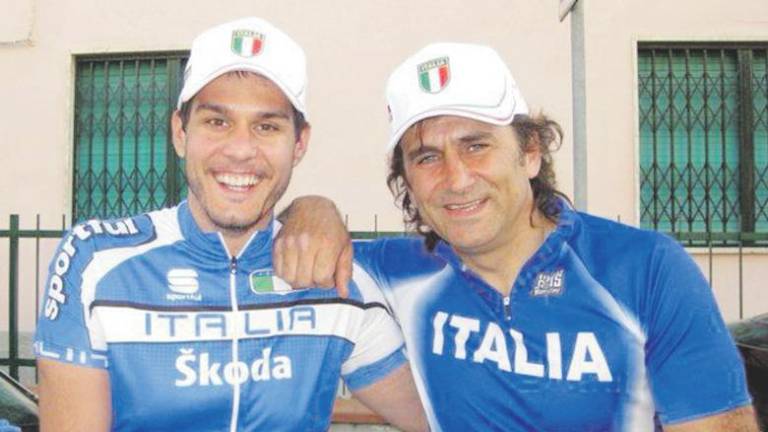 Da sinistra, Simone Baldini con Alex Zanardi Da sinistra, Simone Baldini con Alex Zanardi