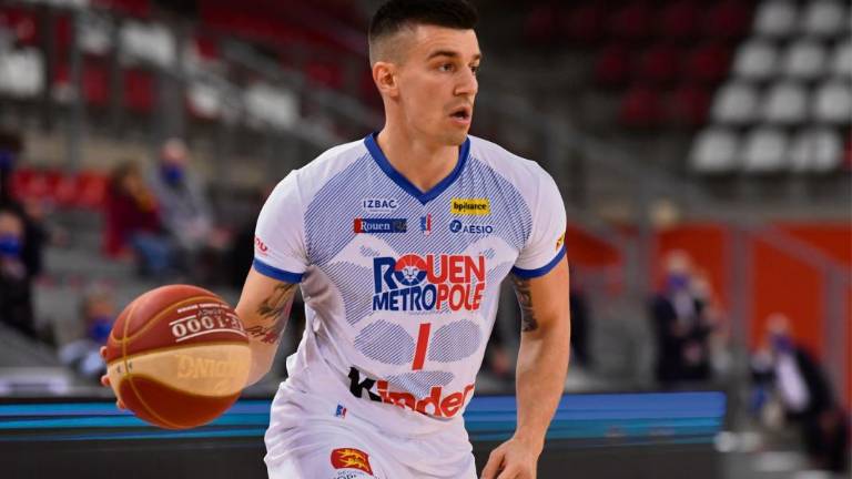 Basket A2, l'OraSì ha ingaggiato il play sloveno Matic Rebec Basket A2, l'OraSì ha ingaggiato il play sloveno Matic Rebec