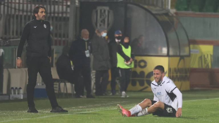 Calcio C, sollievo Cesena: nessuna lesione muscolare per Andrea Ciofi Calcio C, sollievo Cesena: nessuna lesione muscolare per Andrea Ciofi