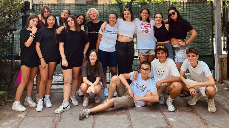 Il Centro 21 di Riccione ringrazia i volontari del centro estivo Il Centro 21 di Riccione ringrazia i volontari del centro estivo