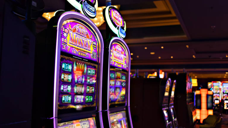 Imola, si inventa una rapina ma in realtà ha perso i soldi alle videolottery Imola, si inventa una rapina ma in realtà ha perso i soldi alle videolottery