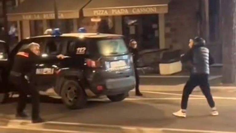 “Buttala giù, vuoi morire”? Il video del Capodanno di sangue di Villa Verucchio VIDEO “Buttala giù, vuoi morire”? Il video del Capodanno di sangue di Villa Verucchio VIDEO