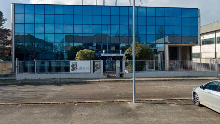 L’ex sede Tucker presenta problemi strutturali segnalati da infiltrazioni d’acqua dal tetto L’ex sede Tucker presenta problemi strutturali segnalati da infiltrazioni d’acqua dal tetto