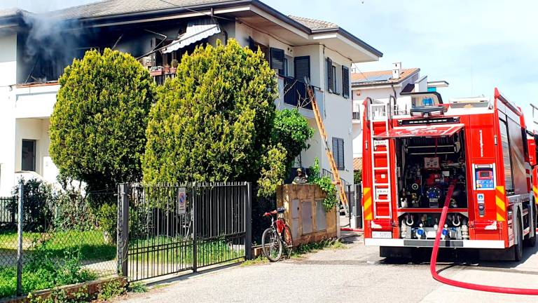 Incendio a Santarcangelo, casa in fiamme in via Puccini - VIDEO GALLERY