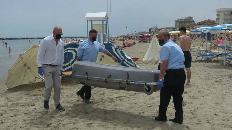 Tragedia a Bellaria: 84enne muore annegato Tragedia a Bellaria: 84enne muore annegato