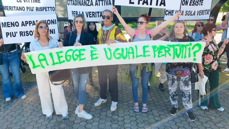 Delitto Pierina, manifestazione a Rimini per liberare Louis Dassilva VIDEO Delitto Pierina, manifestazione a Rimini per liberare Louis Dassilva VIDEO