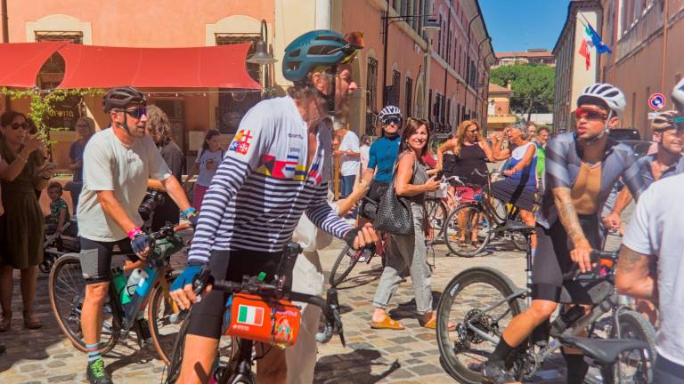 Ravenna, Jovanotti visita il centro storico: tappa a San Vitale e Galla Placidia Ravenna, Jovanotti visita il centro storico: tappa a San Vitale e Galla Placidia