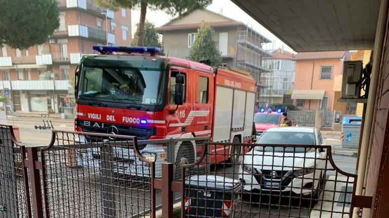 Cesena, gas lasciato aperto: bimbi salvati in una palazzina Cesena, gas lasciato aperto: bimbi salvati in una palazzina