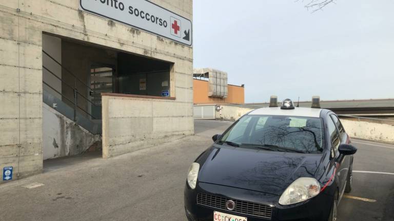 Cesena, codice rosso: picchia a sangue la ex poi l'accompagna all'ospedale per le cure Cesena, codice rosso: picchia a sangue la ex poi l'accompagna all'ospedale per le cure