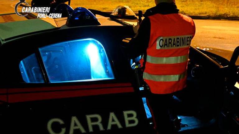 Cesena, terrorizza per anni i familiari: braccialetto elettronico e divieto di avvicinarsi a casa per un 38enne Cesena, terrorizza per anni i familiari: braccialetto elettronico e divieto di avvicinarsi a casa per un 38enne