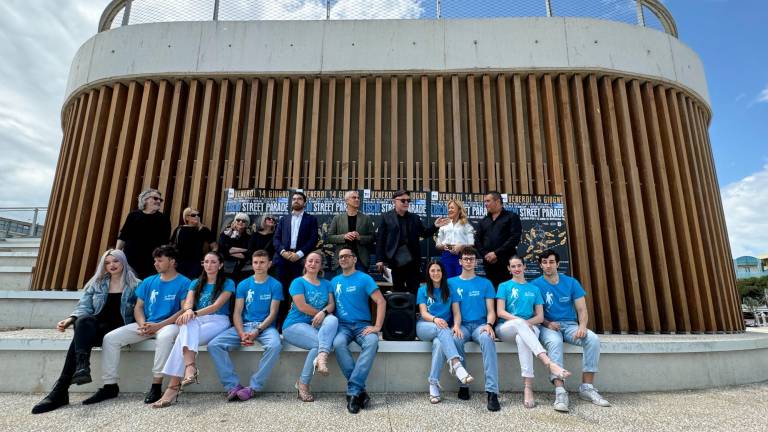 Rimini, Liscio Street Parade: il 14 giugno la festa per i 70 anni di “Romagna mia” in piazzale Kennedy Rimini, Liscio Street Parade: il 14 giugno la festa per i 70 anni di “Romagna mia” in piazzale Kennedy