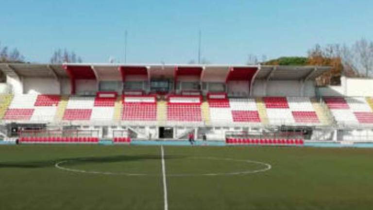 Rimini, raid nella notte: vandali danneggiano il botteghino dello stadio Rimini, raid nella notte: vandali danneggiano il botteghino dello stadio